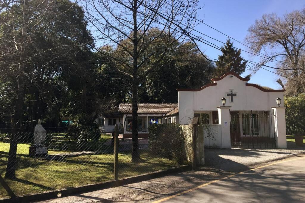 La Naturaleza De Parque Leloir En Familia Villa Leloir Exterior foto